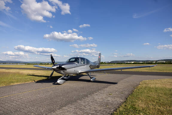 Flieger auf Flugplatz